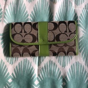 Coach NWOT green leather and cloth wallet